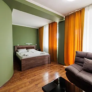 Hotel By Mgzavrebi, Tiflis